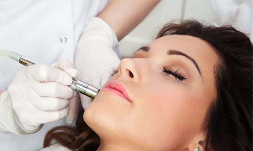 Understanding the Pros and Cons of Surgical Dermatology in Treating Acne Scars